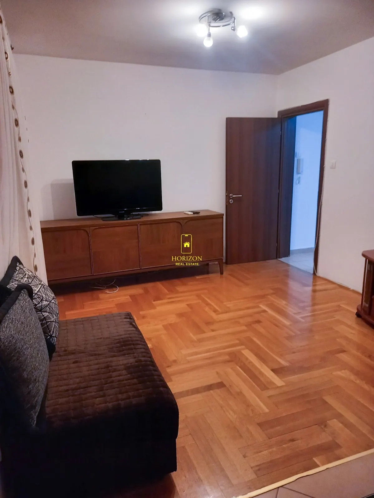 Trosoban stan, Ljubović, fotografija 3